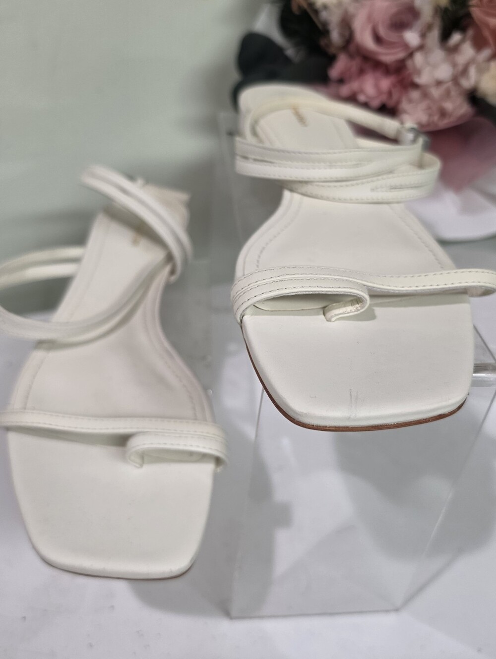 Reformation Sandals NEW White Leather Toe Ring Ankle Strappy Shoes Sandals 8 - Picture 2 of 16